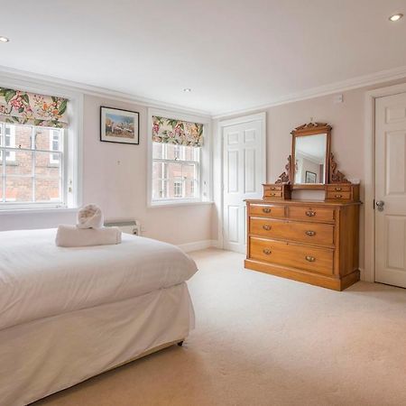 St Helen'S House With Minster Views Apartment York Bagian luar foto