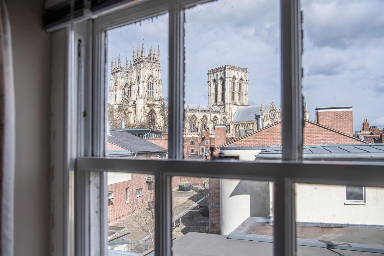 St Helen'S House With Minster Views Apartment York Bagian luar foto