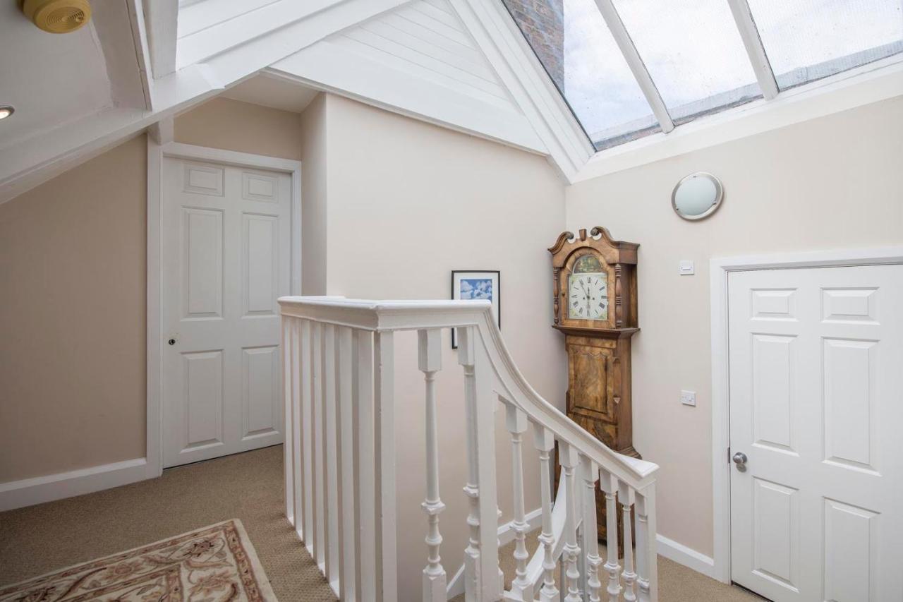 St Helen'S House With Minster Views Apartment York Bagian luar foto