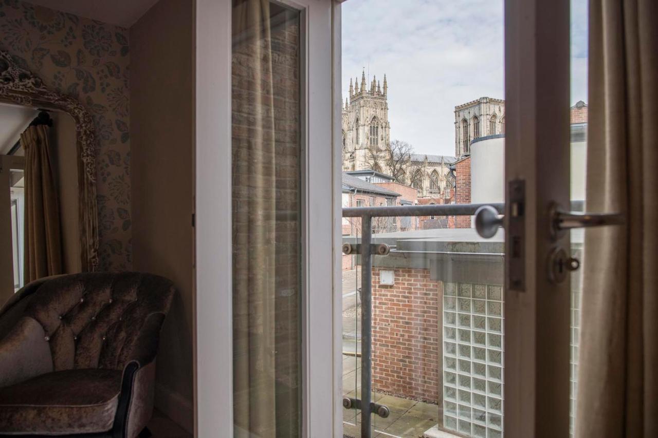 St Helen'S House With Minster Views Apartment York Bagian luar foto