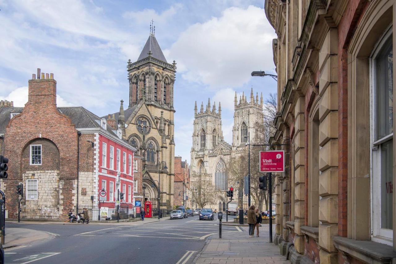 St Helen'S House With Minster Views Apartment York Bagian luar foto